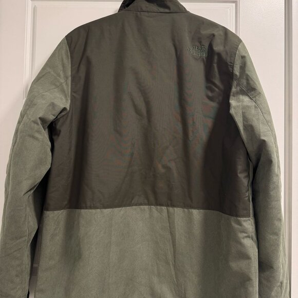 The North Face Men’s Jacket — Military Green | Size M (Excellent Condition) - Picture 9 of 9